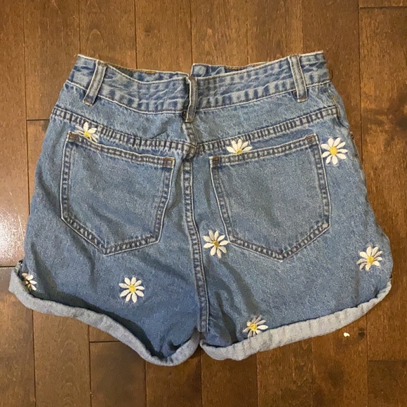 Size 3 mom style short - Picture 2 of 2
